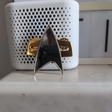 Star Trek Voyager Metal Communicator Pin Badge VG Used Condition 2000