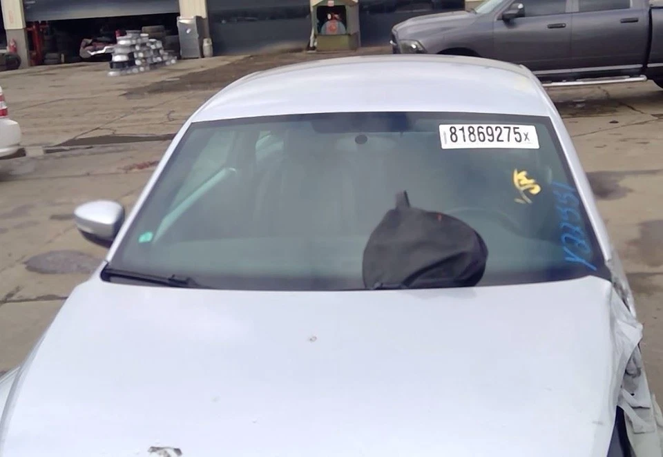 2012 13 14 15 16 17 18 19 Volkswagen VW Beetle Rear View Mirror w/out Auto Dim - Image 3 of 4