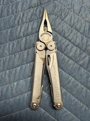 Leatherman Wave Multi-Tool with Nylon Sheath, used 7/10 condition. Old edition