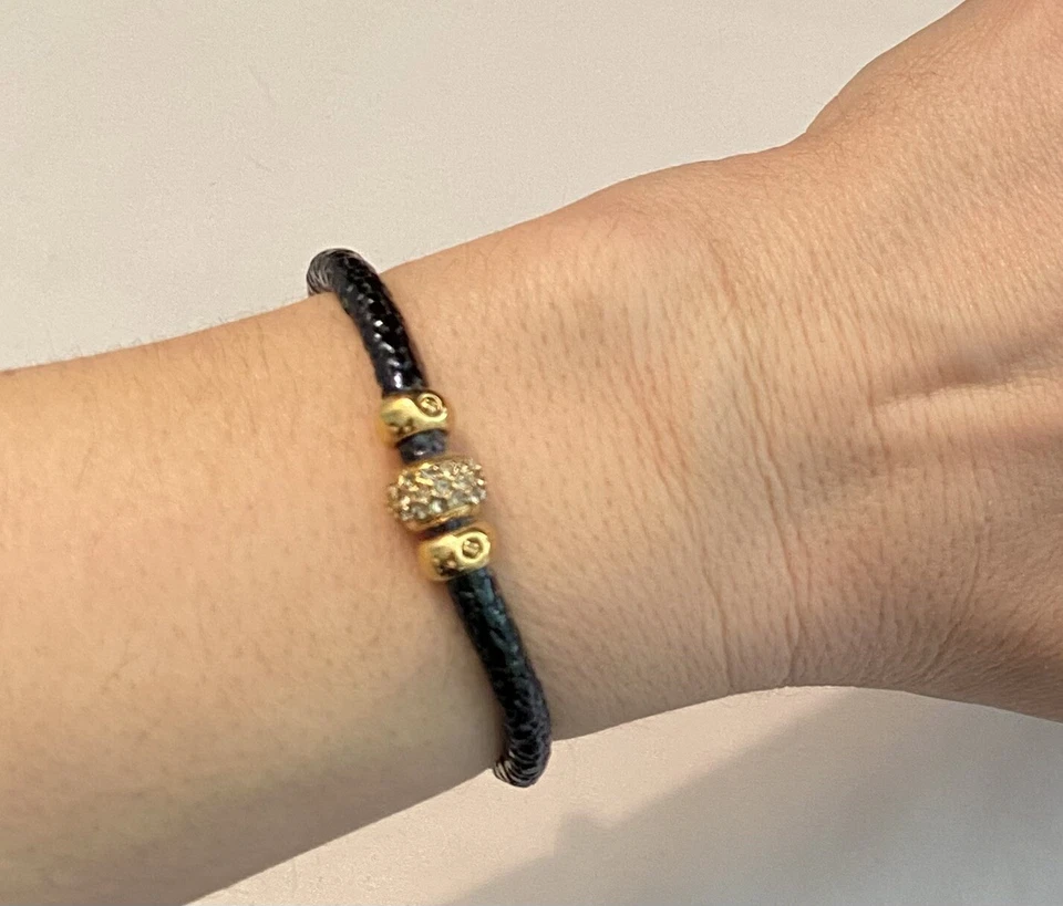 Pulsera HENRI BENDEL de cuero negro brillante cuentas de cristal dorado R $148 Foto 4 de 4