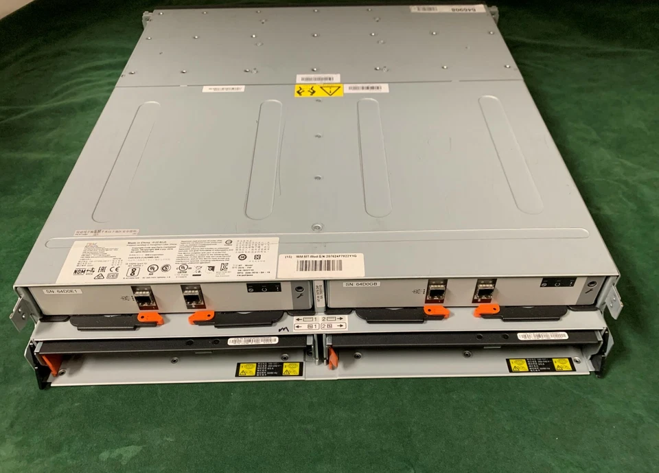 IBM 2076-24F (IBM Storwize V7000 Gen2 Expansion SFF 24 x 2.5" Disk Array) - Image 4 of 4