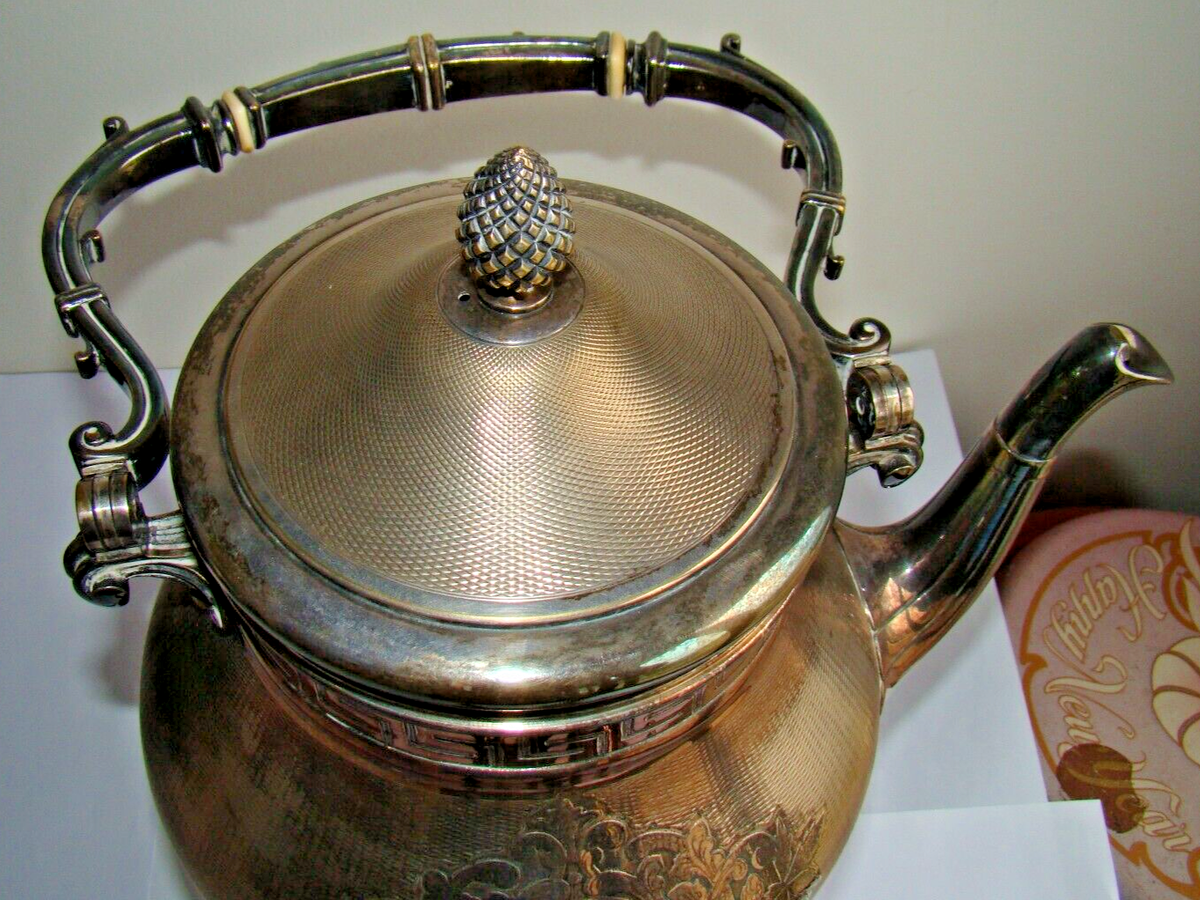 Samoussaraï – Samovar Christofle – époque XIXe – Hauteur 36 Cm – Métal Argenté