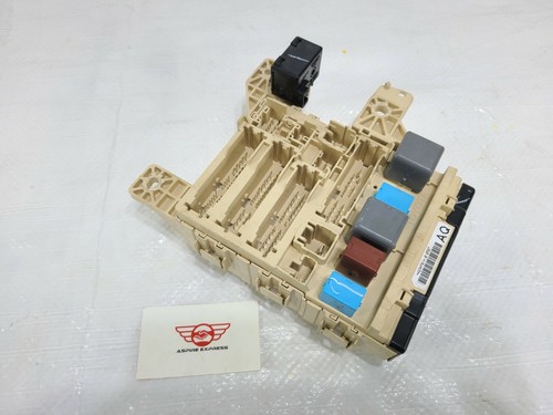 2007 Toyota Sienna Fuse Box Block OEM - Picture 2 of 4
