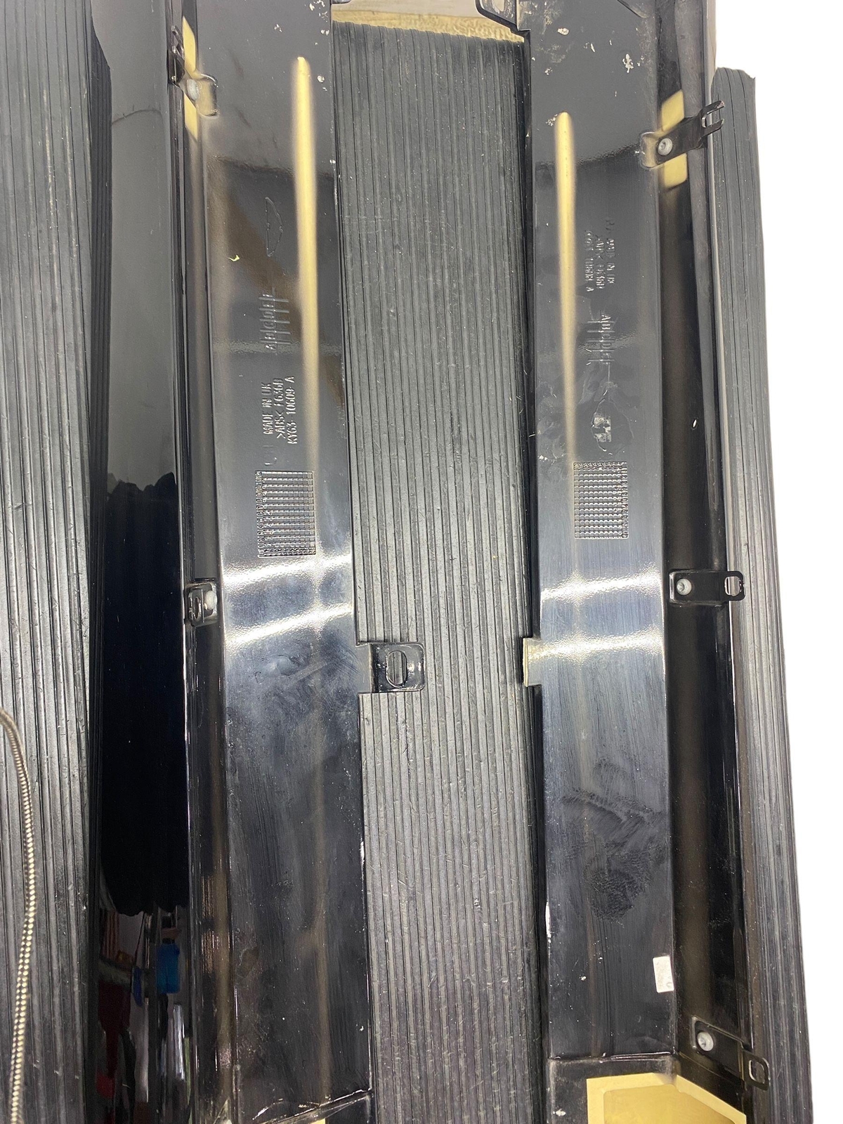 2019 ASTON MARTIN VANTAGE OEM ROCKER PANEL MOLDING SET (2) *SCRATCH/SCRAPE*