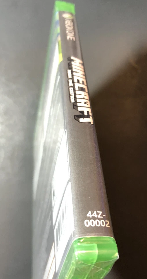 Minecraft [ XBOX ONE Edition ] (XBOX ONE) NEW - Image 3 of 4