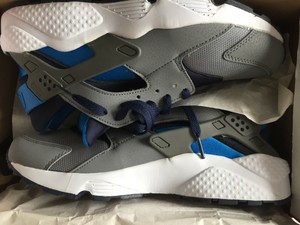 nike air huarache size 9