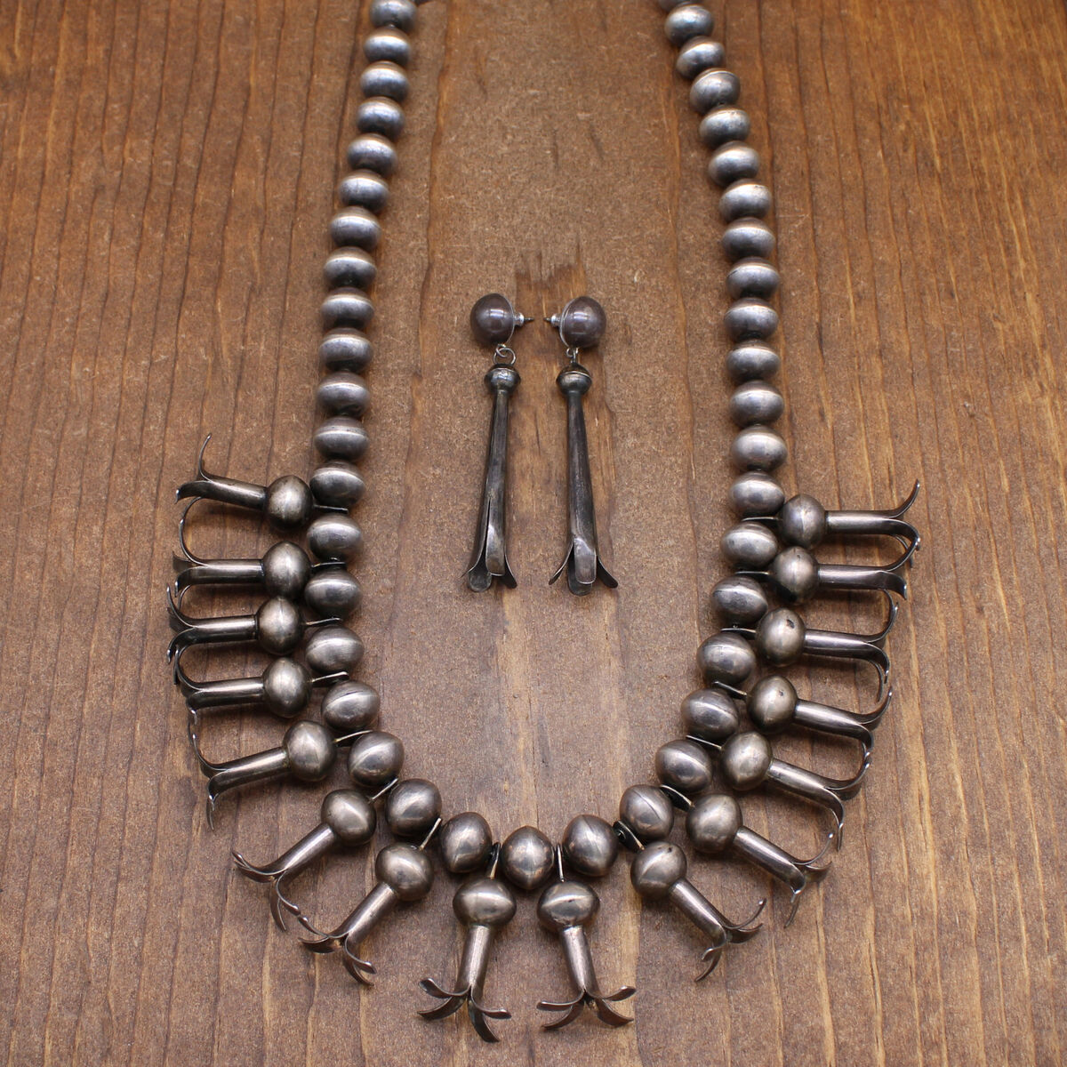 Gorgeous Vintage Southwest Sterling Silver Squash Blossom Necklace Gorgeous Vintage Southwest Sterling Silver Squash Blossom Necklace