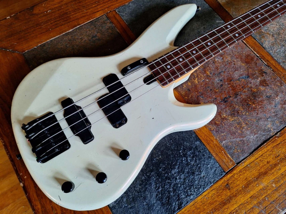 Yamaha rbx 550 bass on sale guitar