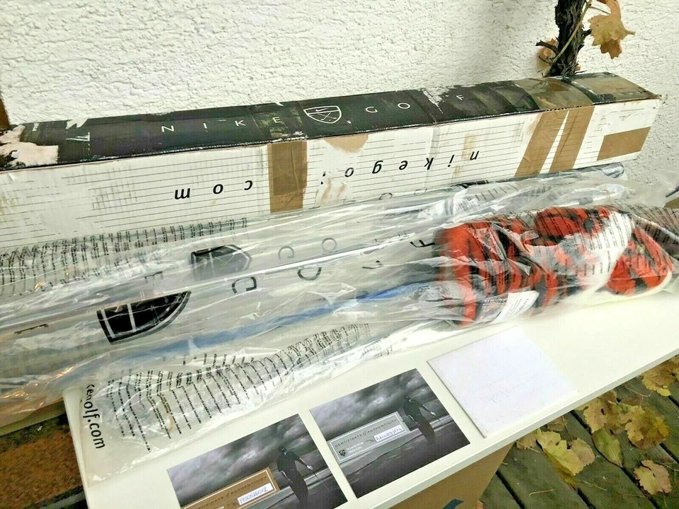 Nike “Tiger Woods” Limited Edition Irons 2004 + 7.5 Driver RARE (NEW SEALED) - Image 3 of 4