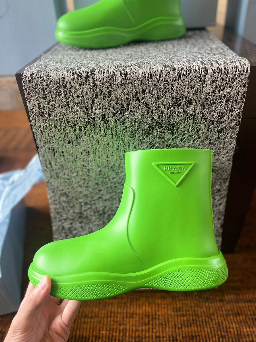 靴 PRADA / Rain boots Prada Black Rubber Rain Boots Size 7.5/38 | Yoogi's Closet