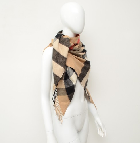 Autentico Poncho Sciarpa Triangolo Burberry Cashmere Check Beige - Foto 5 di 13