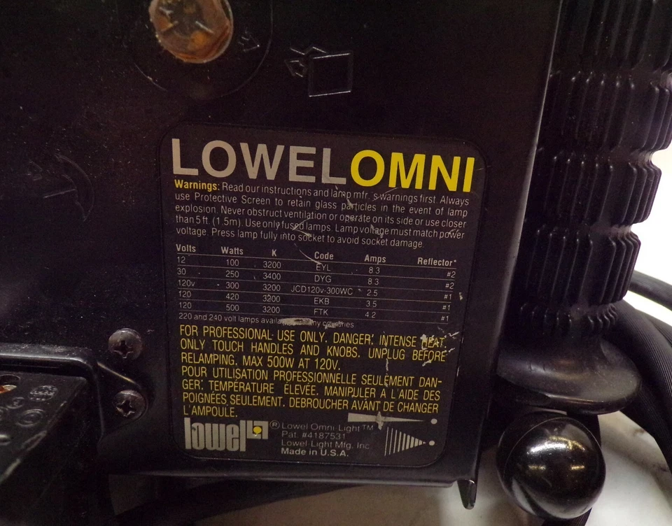 LOWEL OMNI LIGHT, NO BULB, 12-120 V, 100-500 W, 8.3-4.2 AMPS, HAS ON/OFF SWITCH - Image 2 of 4