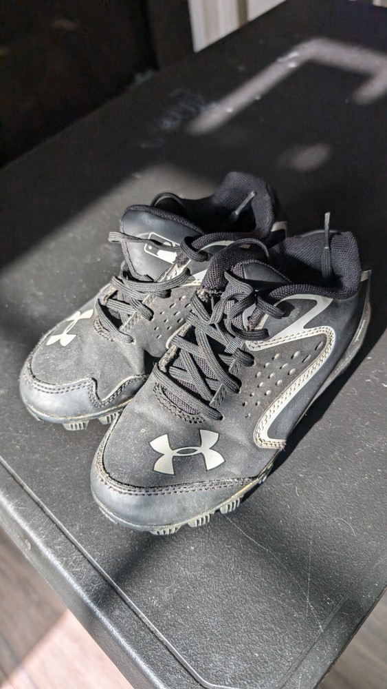 Under Armour® Kids 13Y Leadoff Low RM Baseball Cleats in Black/Black