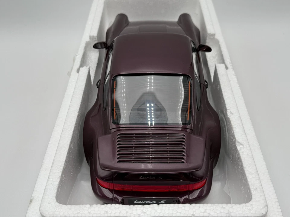 GT499 - 1992 Porsche 911 (964) Turbo S - PURPLE - 1:12 model by GT Spirit - Image 4 of 4