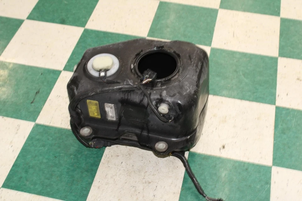 17-19 F250 6.7L DEF Diesel Exhaust Fluid Tank Reservoir Shell OEM Factory OE WTY Foto 3 de 4