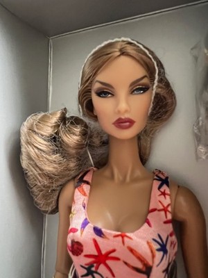 Integrity Toys Fashion Royalty 2023 Bombshell Beach Natalia Fatale