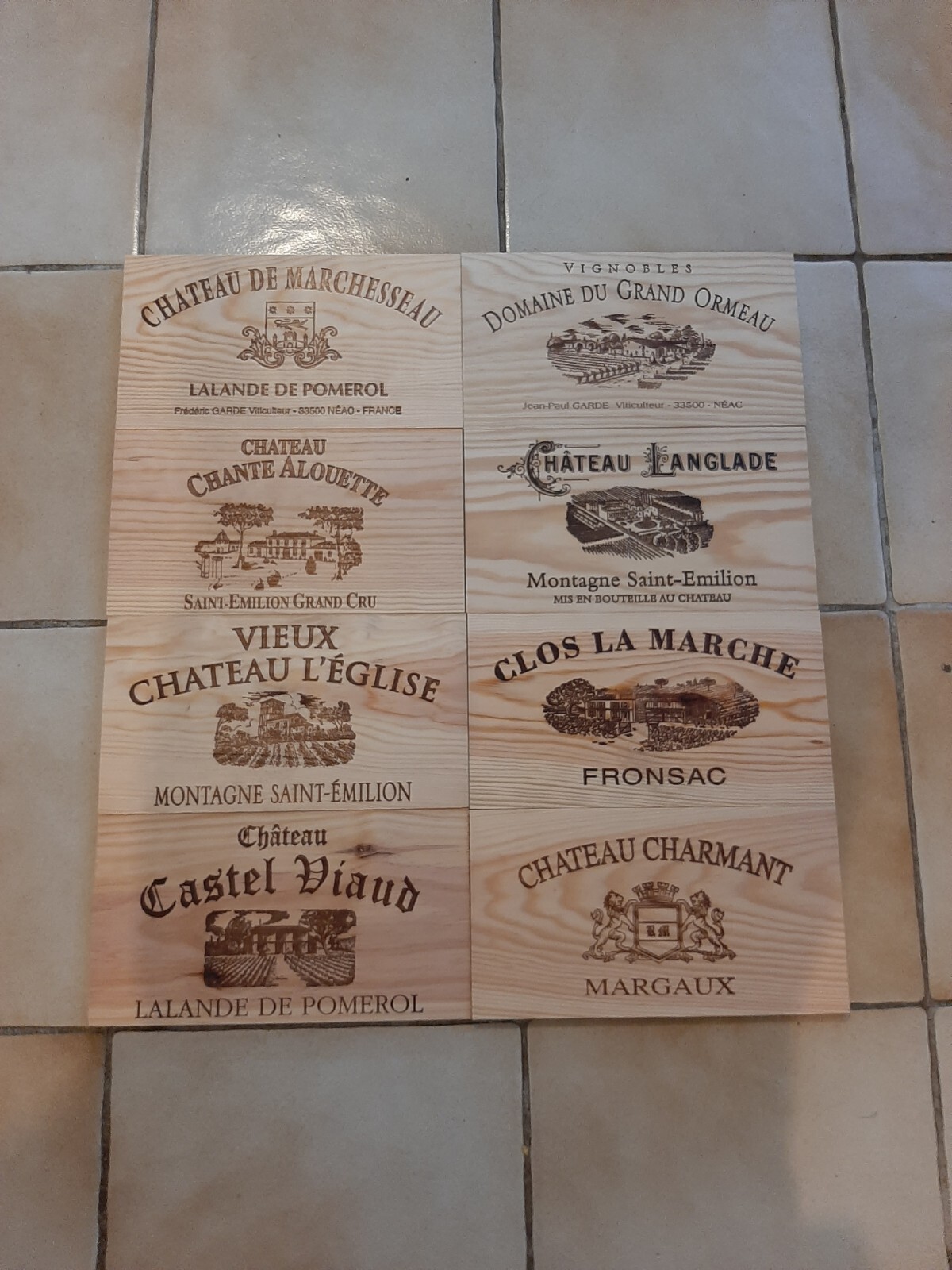 Lot de 8 estampes bois façades caisse vin