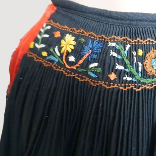 Delantal popular plisado rumano vintage hecho a mano de Transilvania Salaj - Imagen 4 de 15