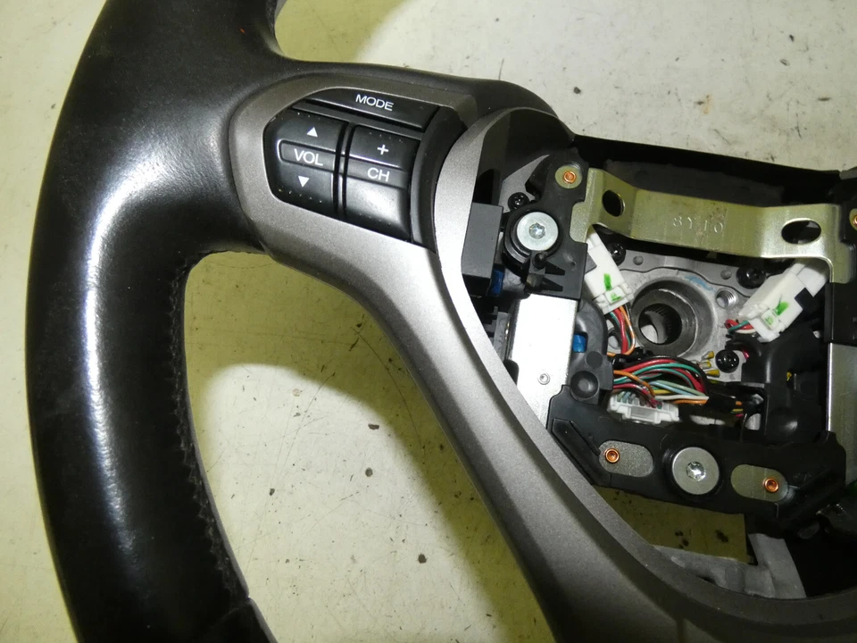 Lenkrad Honda Accord VIII Tourer CW3 BJ 2009 Leder defekt, Schaltwippe fehlt - Bild 3 von 4