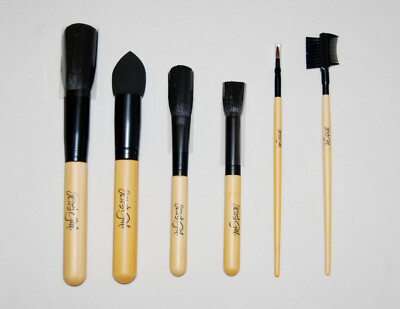 New Jesse's Girl 6pc Full Size Wood Handled Make-Up Brush Set