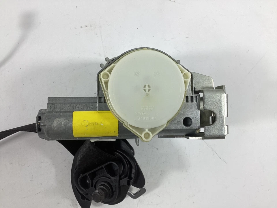 Cinturón de seguridad delantero derecho Mercedes-Benz C300 C250 2008-2014 negro OEM. Foto 2 de 4