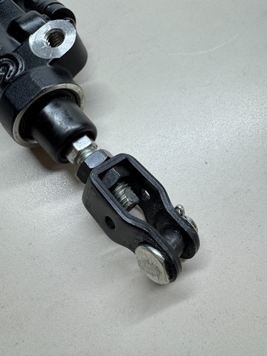 Yamaha MT-09 2021-2023 Cilindro Maestro Freno Trasero Y Depósito - Imagen 5 de 18