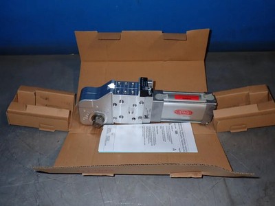 DESTACO PNEUMATIC POWER CLAMP 82M-3E23005NL8-1