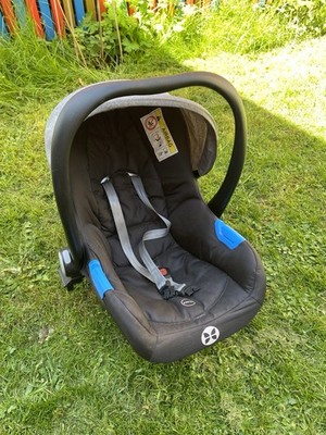 Cybex Babyschale und Kinderwagen-Adapter