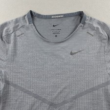 Camisa Nike Para Hombres Pequeña Gris Tejida Tecnología Dri-Fit ADV Correr Gimnasio Camisa CZ9046