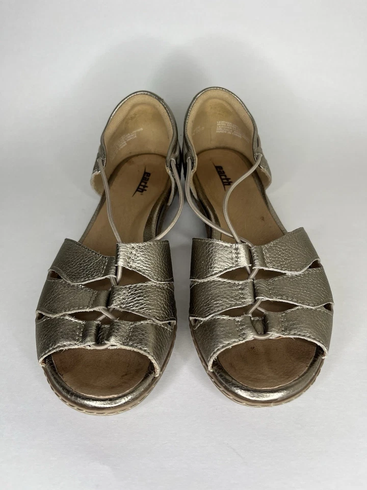 Earth Shoes Sandals Women Size 7D Gold Leather Flats Comfort Walking - image 2 of 4