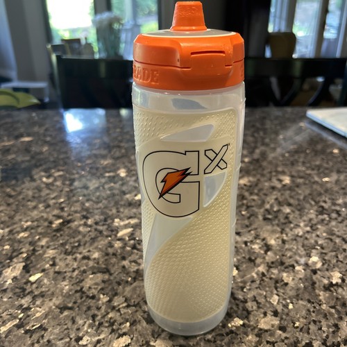 Gatorade GX Squeeze Water Bottle Hydration System, Non-Slip 30oz White,