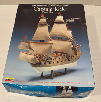 Vintage 1990 Lindberg Captain Kidd Pirate Ship Model Kit NOB no flag & worn box