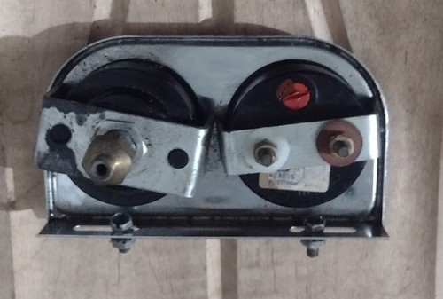 US Gauge Company Two Gauge Cluster Oil Pressure, Ampres - Picture 5 of 5