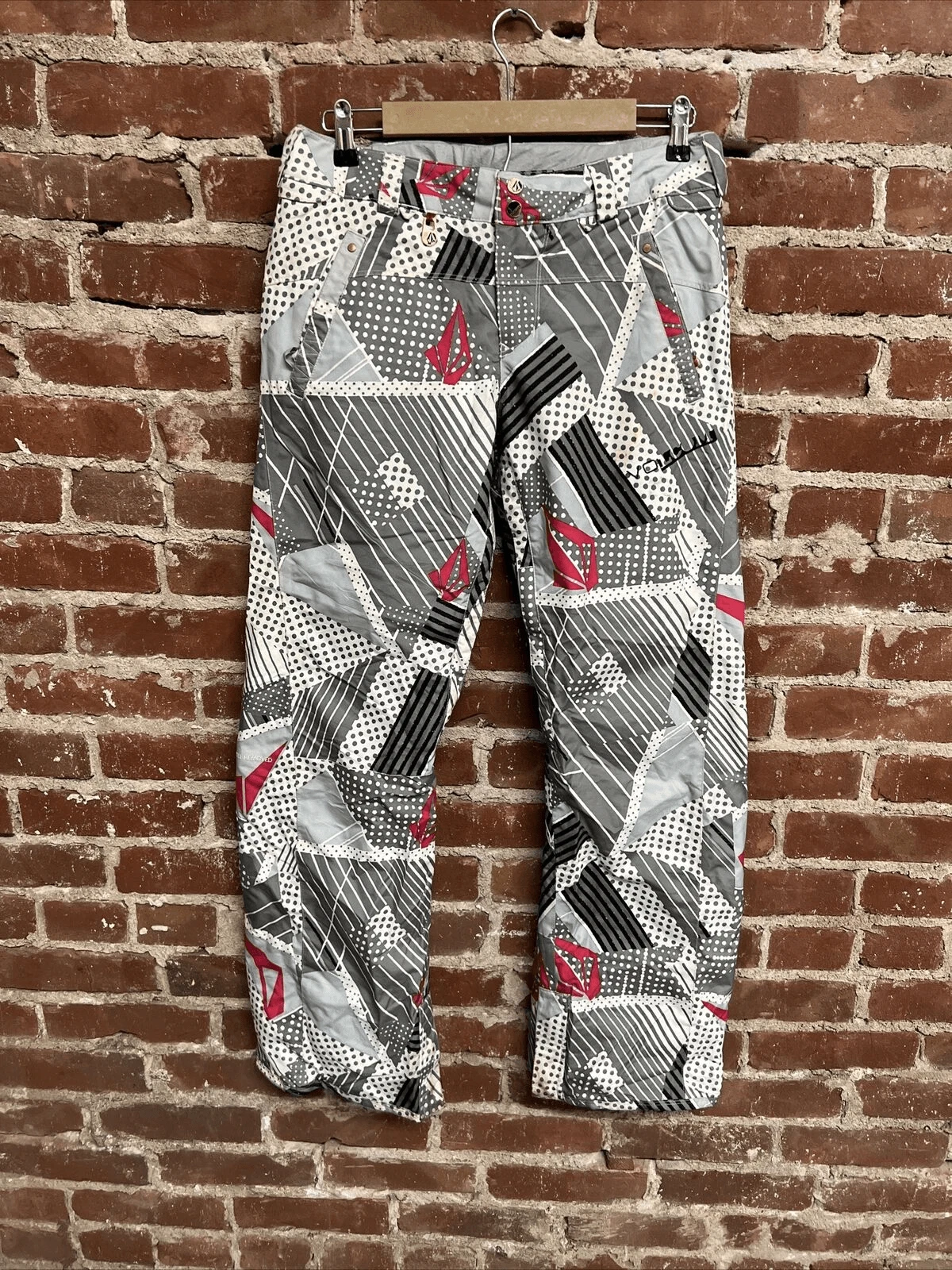 Volcom Womens Gray Slightly Removed Size Small Snow Pants 8000MM Abstract AOP