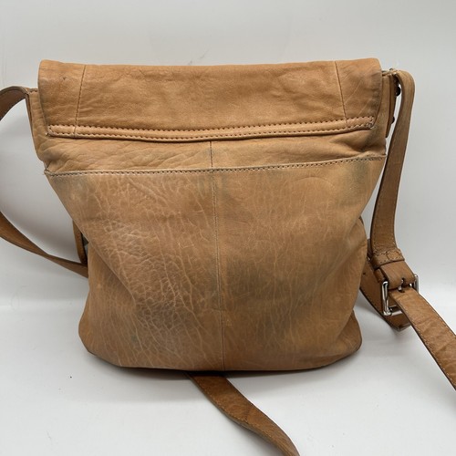 Perlina New York Women's Beige Leather Pocket Crossbody Shoulder Strap Handbag - Picture 4 of 11