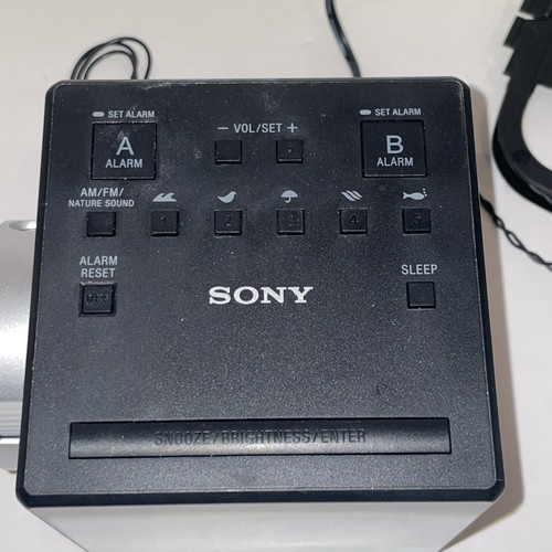 SONY ICF-C1PJ  DIGITAL "PROJECTOR" AM-FM CLOCK-RADIO w/ NATURE SOUNDS Tested - Picture 2 of 9