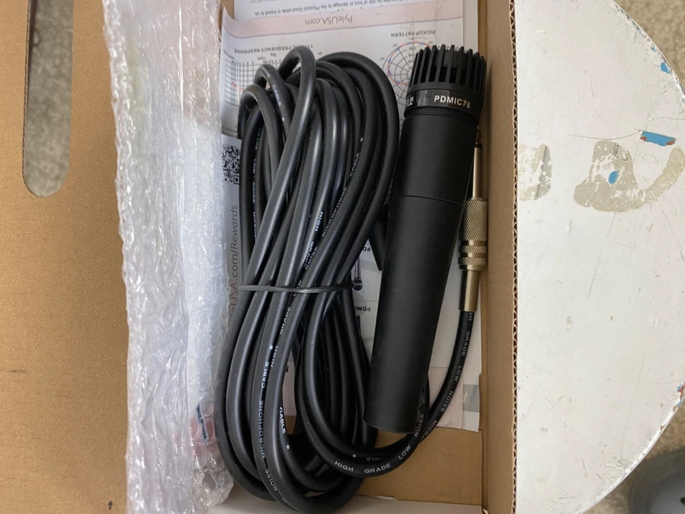 Behringer UM2 Audio Interface, Pyle PDMIC78 Mic, Boom Arm, Pop Filter, Cables - Image 2 of 4