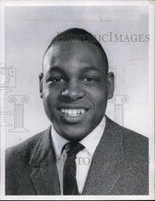 1968 Press Photo Lourdes Central basketball player Vance Porks - cvb44112