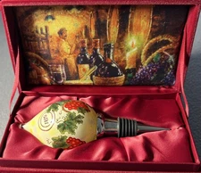 Ne'Qwa Art Wine Bottle Stopper Fleur De Lis Vines - Susan Winget