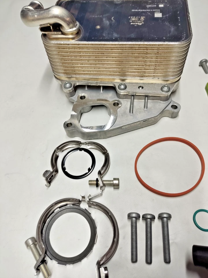 Original Audi - Regelventil A6,A8,Q5 mit Ölkühler 059121737AM & 059117015P - Bild 4 von 4