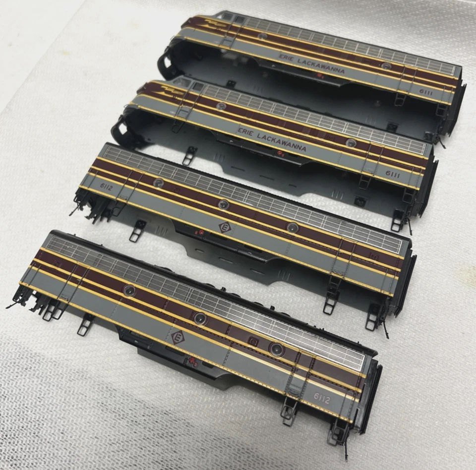 LOT OF 4 MTH HO ALCO ERIE LACKAWANNA UNITS DIESEL LOCOMOTIVES SHELLS PARTS LOT - Image 3 of 4