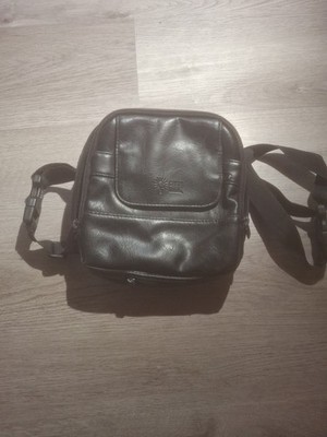 Case Logic Faux Leather Black Camera/CD Player Bag