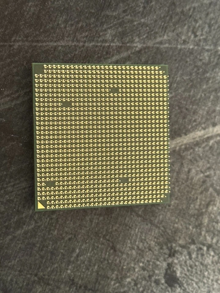 AMD Athlon 64 3000+ 1,8 GHz - ADA3000DAA4BP - Socket 939 Foto 2 de 2