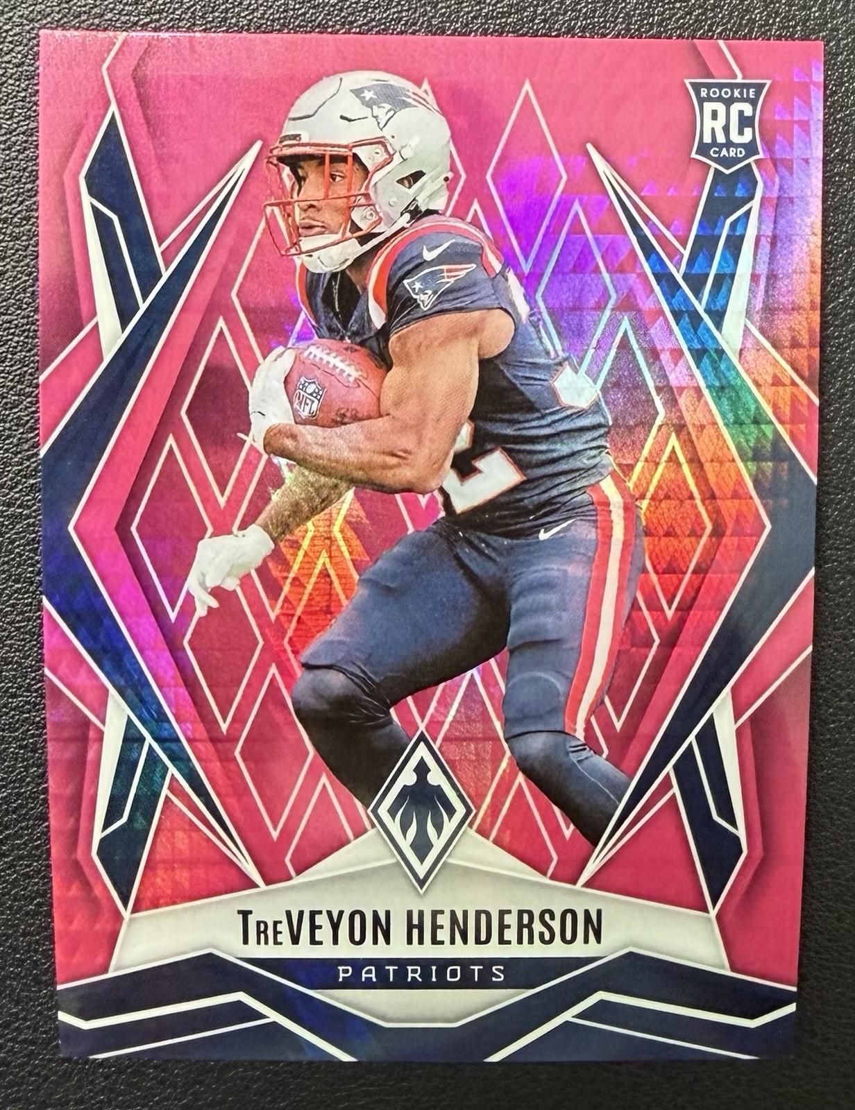 2025 Panini Phoenix - Rookies TreVeyon Henderson #187 Pink Hyper /299 (RC)