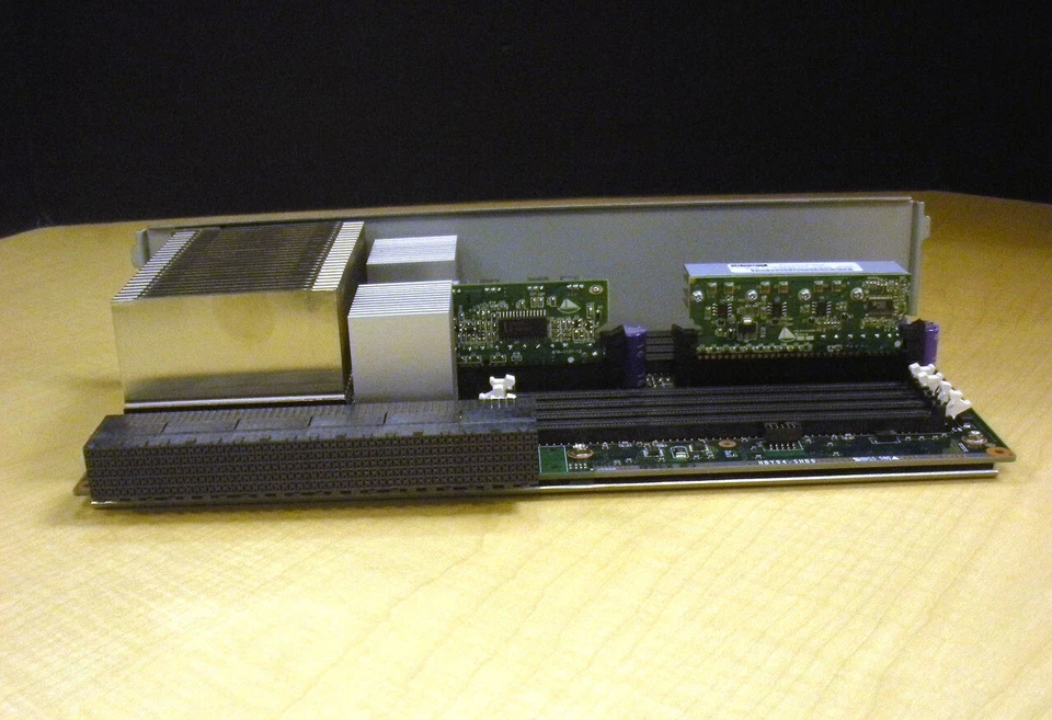 IBM 5237-9113 80P5719 07P6829 2-Way 1.65GHz Power5 Processor Card - Image 2 of 4