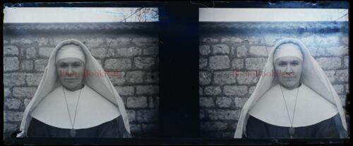 France Nun Sister Catholic c1910 Photo Negative Plate Stereo Vintage P30L11n3 - Picture 1 of 2