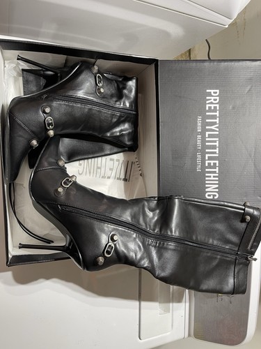 PrettyLittleThing - Black Point Toe Mid Heeled Knee Boots