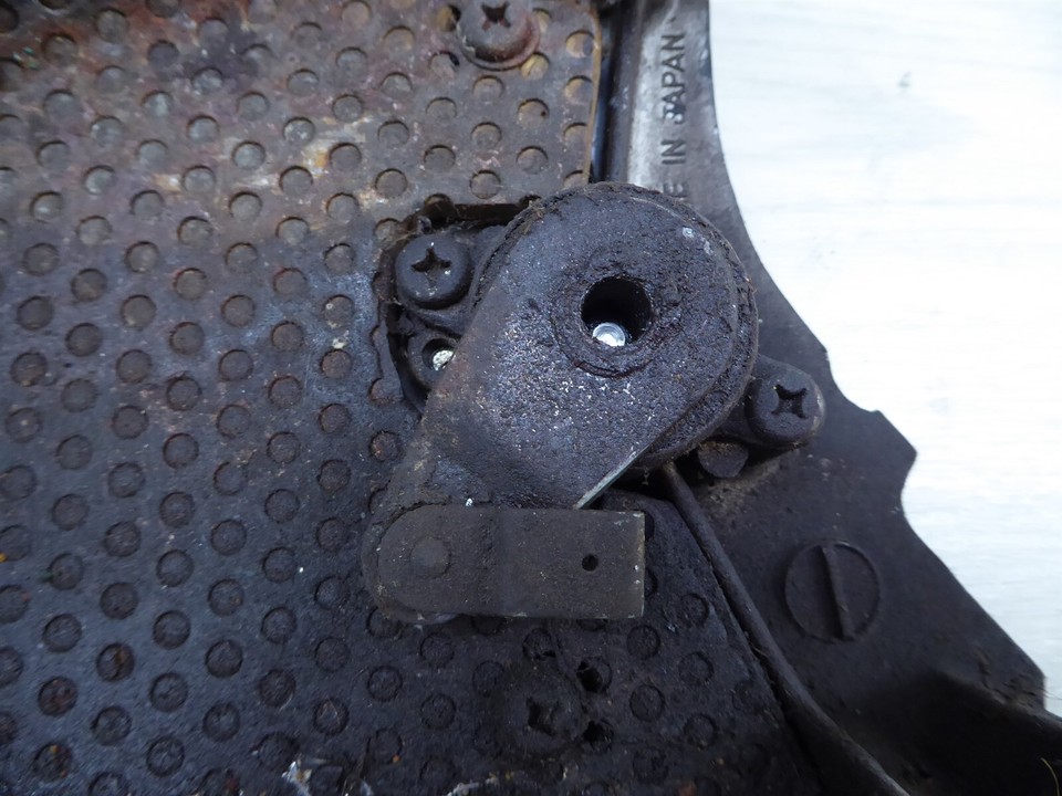 1977 Kawasaki KZ1000 K831. left engine shifter cover w/clutch actuator