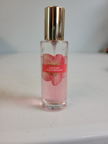 Victoria's Secret SWEET DAYDREAM Eau de Toilette Spray Mist 1 oz 30 ml 80% Full - Picture 5 of 5