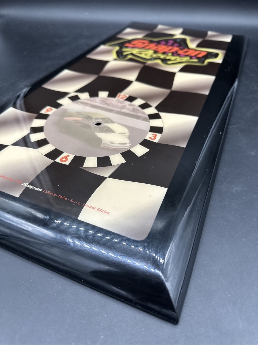 スナップオン　アルミフレーム　ウォールクロック　チェッカーフラッグ　レーシング VTG Snap-On Racing Checkered Flag 1999 Wall Clock Mancave